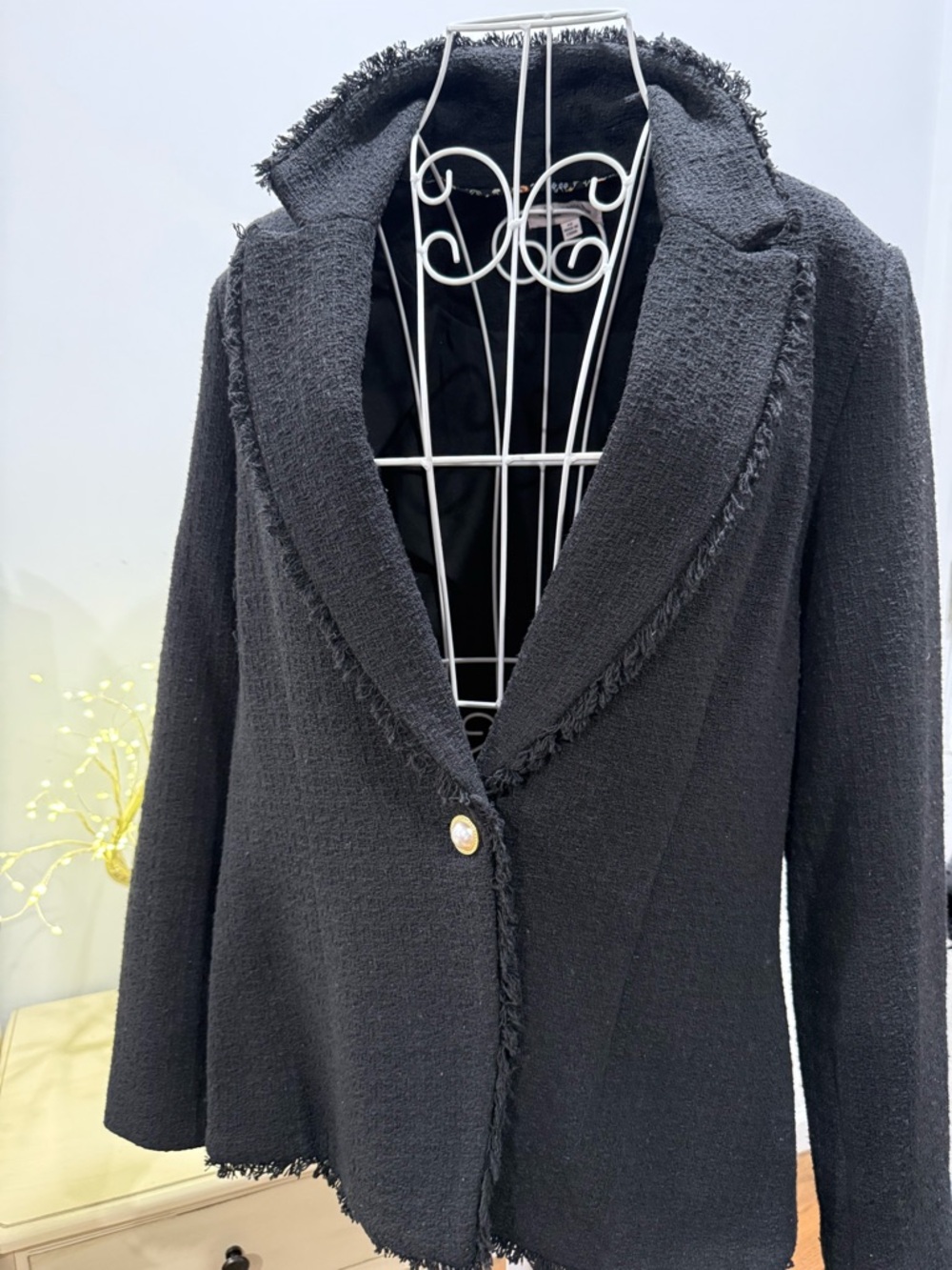 Nanette Lepore Black Frayed-Trim Single-Button Blazer